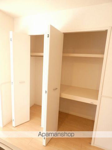 袋井市 2階建 築9年の内装写真