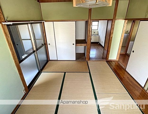 松山市 2階建 築38年の内装写真