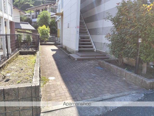 レオパレス花岡IIの玄関写真