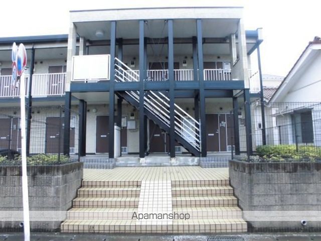 レオパレスシャンブル参番館の玄関写真