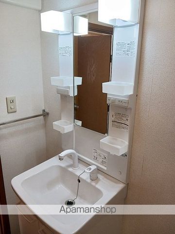 クレストヒルズ Dの内装写真