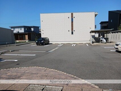 メゾン　ルタン[1LDK/50.03m2]の駐車場