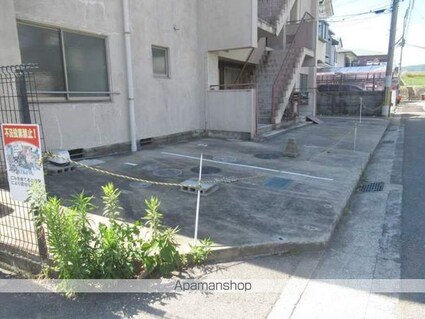 和歌山県和歌山市中之島[2LDK/42m2]の駐車場
