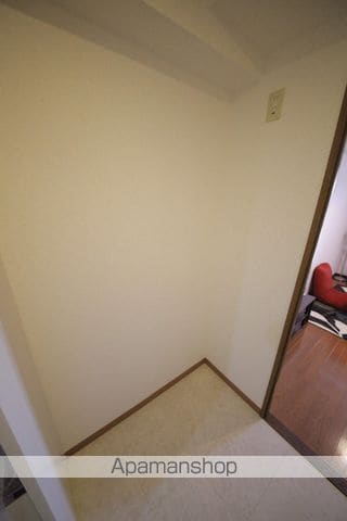 アドバンス明神町A棟の内装写真