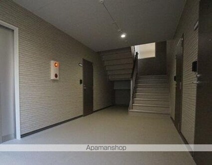 プレミール亀岡[1LDK/35.19m2]の共用部1