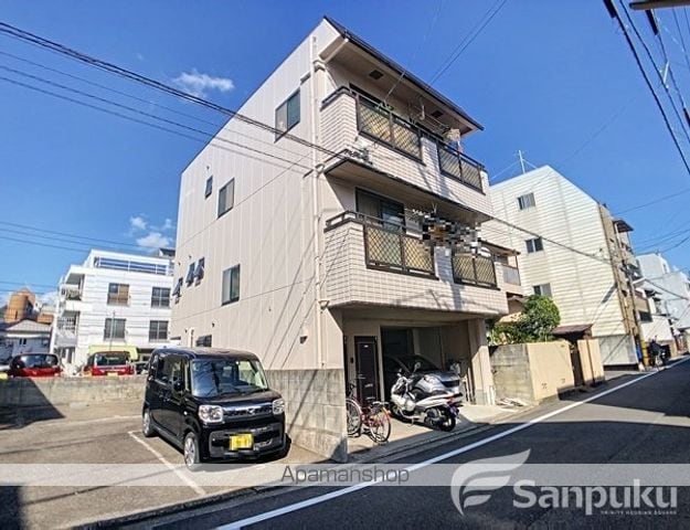中一万ハウスの外観写真