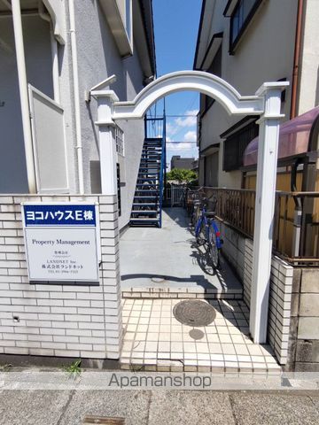 ヨコハウスE棟の玄関写真