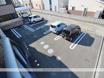 ＪＯＹ　ＨＯＰＥ[2LDK/53.97m2]の駐車場2