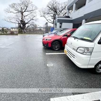 ベルデタウン[1K/30.96m2]の駐車場
