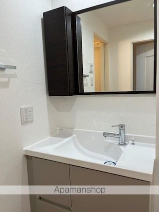 東京都渋谷区幡ヶ谷２丁目[1DK/33.4m2]の洗面所