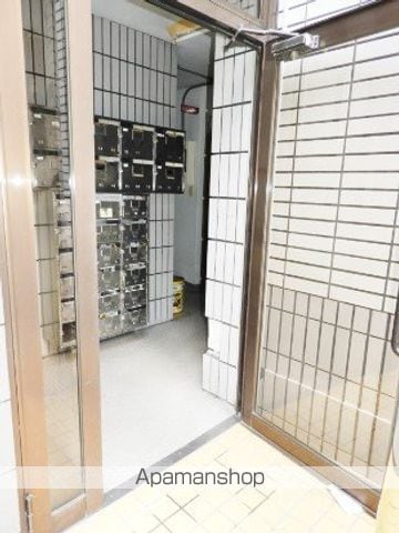 ビッグバーンズマンション高殿の玄関写真