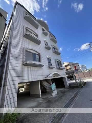 ロイヤルハイツ山岡の外観写真