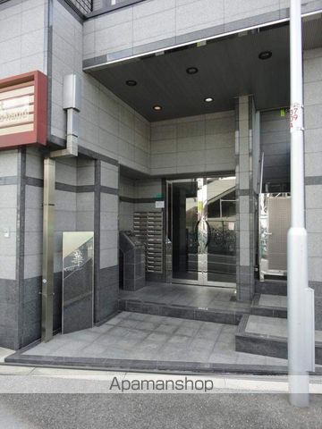 ロイヤルコート華の玄関写真