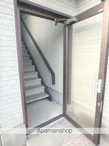 アピア信濃町の玄関写真