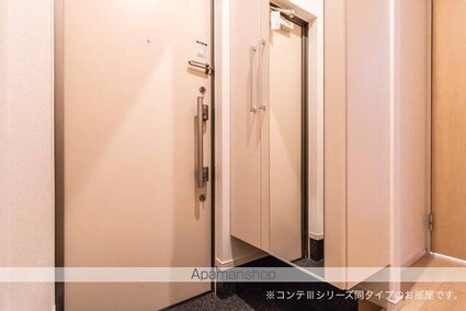モア[1LDK/40.13m2]の玄関