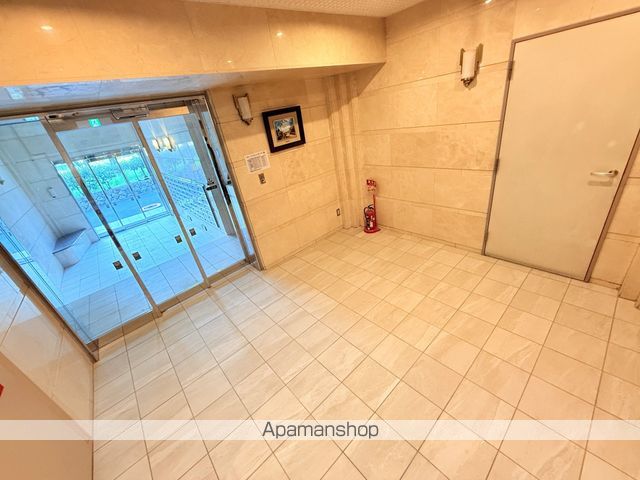 パークモダン高井田の玄関写真