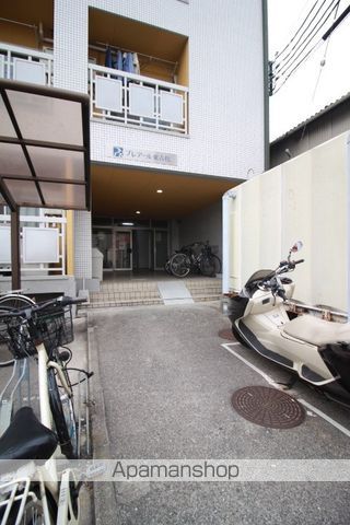 プレアール東古松の玄関写真