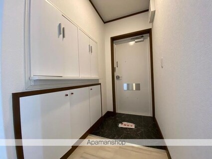 Ｋ’ｓＢ三条Ⅰ・Ⅱ[3LDK/79.2m2]の玄関