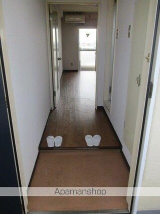 メゾン・レスカール[1R/20.25m2]の玄関