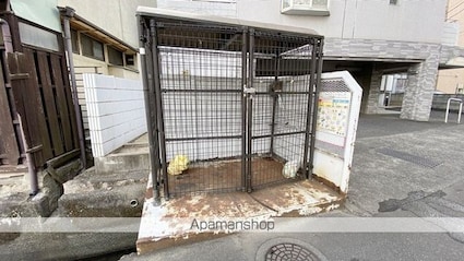 岡山県岡山市北区東古松１丁目[1K/26.4m2]の共用部3
