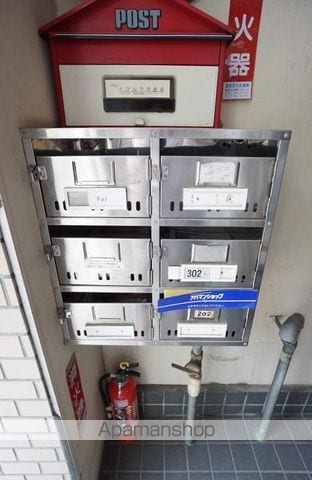 百小屋ビルの外観写真
