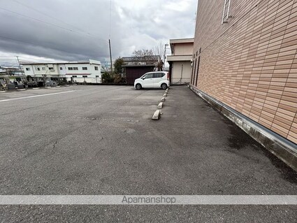 フラン　リュエル　ルナ[1R/27.78m2]の駐車場1