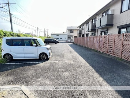 ナユタのさとセジュール[2LDK/61.82m2]の駐車場
