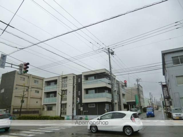 富山地鉄不二越上滝 栄町駅 徒歩9分 3階建 築8年の外観写真