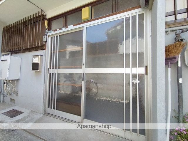 寿町2丁目テラスハウスの玄関写真