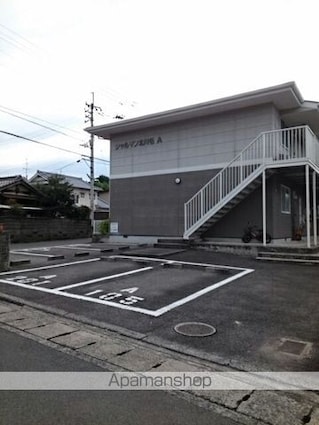シャルマン北川毛Ａ[3K/54.92m2]の駐車場2