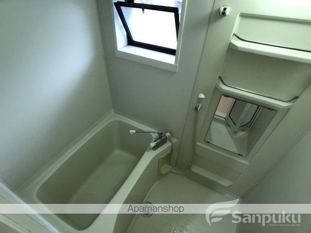 ハイカムール鴨川 A棟の内装写真