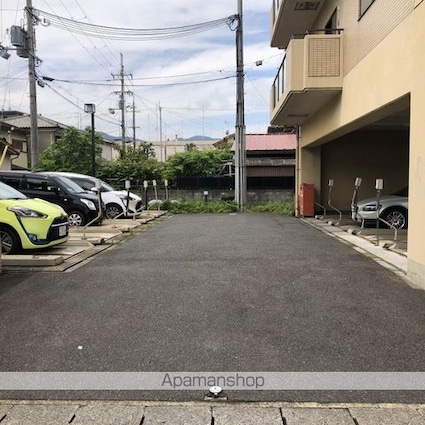 滋賀県大津市晴嵐１丁目[3LDK/75m2]の駐車場