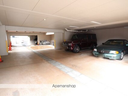 Ｇｒａｎｄ　Ｓｔａｇｅ　今池[1K/30.42m2]の駐車場2