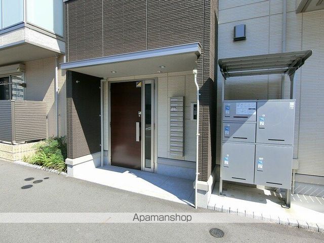 アネックス伍番館の玄関写真