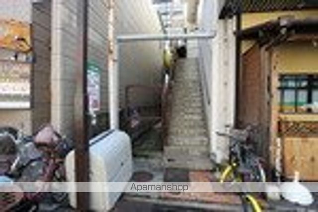 栄良ビルの玄関写真