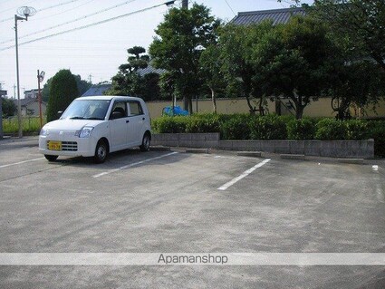 スカイヒルズ[2LDK/53.3m2]の駐車場