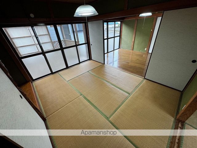 有馬純作貸家の内装写真