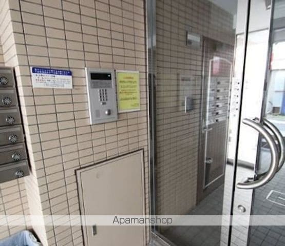 メインステージ新中野の玄関写真