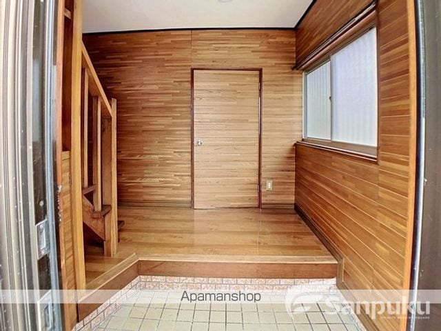 伊予鉄道高浜線 衣山駅 徒歩4分 2階建 築42年の内装写真