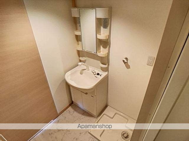 ADEN箱崎駅前の内装写真