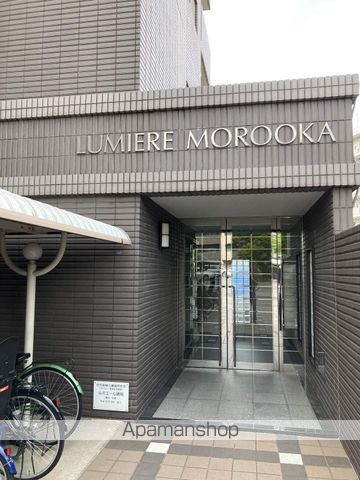 ルミエール諸岡の玄関写真