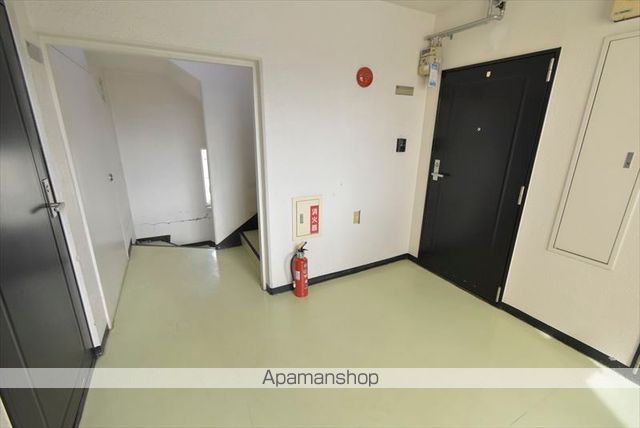 プルーデンス西岡の玄関写真