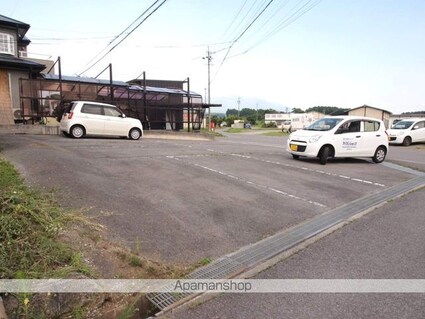 アームス・スズキＡ棟[2DK/40m2]の駐車場
