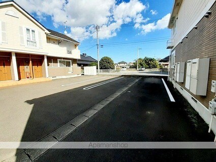 カルムＢ棟[1LDK/45.99m2]の駐車場