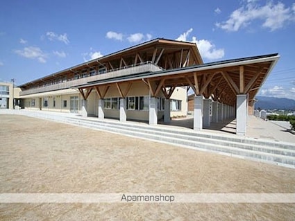 ウェスタン・ヴィラ[1LDK/50.14m2]の周辺2