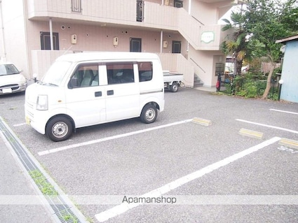 コーポ泉果苑[1K/30.31m2]の駐車場