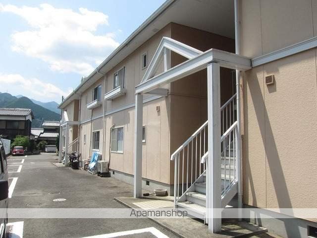 メゾントレビIIの外観写真