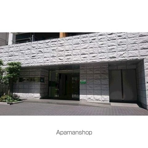 ガーラプレイス新宿御苑の玄関写真