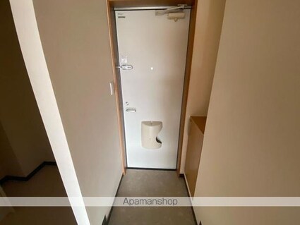 ガレージライフ高松東[1K/28.9m2]の玄関