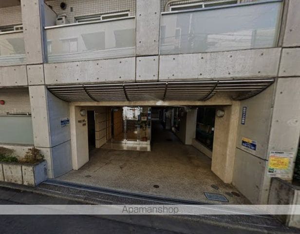 プライムアーバン西荻窪IIの玄関写真